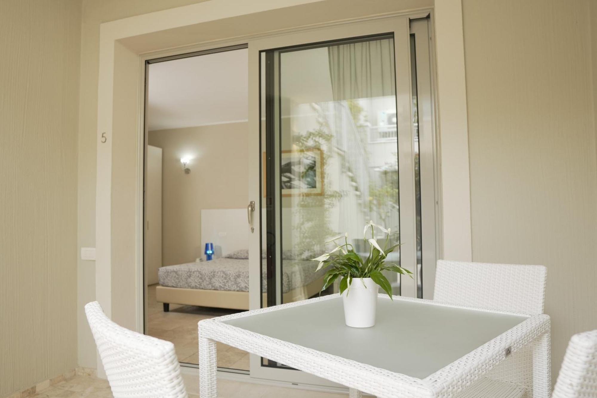 Domu Noa Hotel Villasimius Eksteriør billede